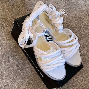 Woman’s nude sandal. Size 8